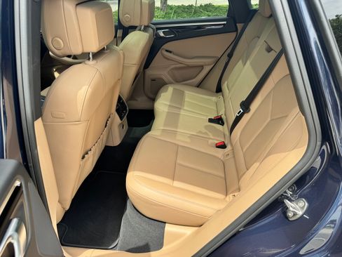Used 2019 Porsche Macan S AWD/4WD image 17