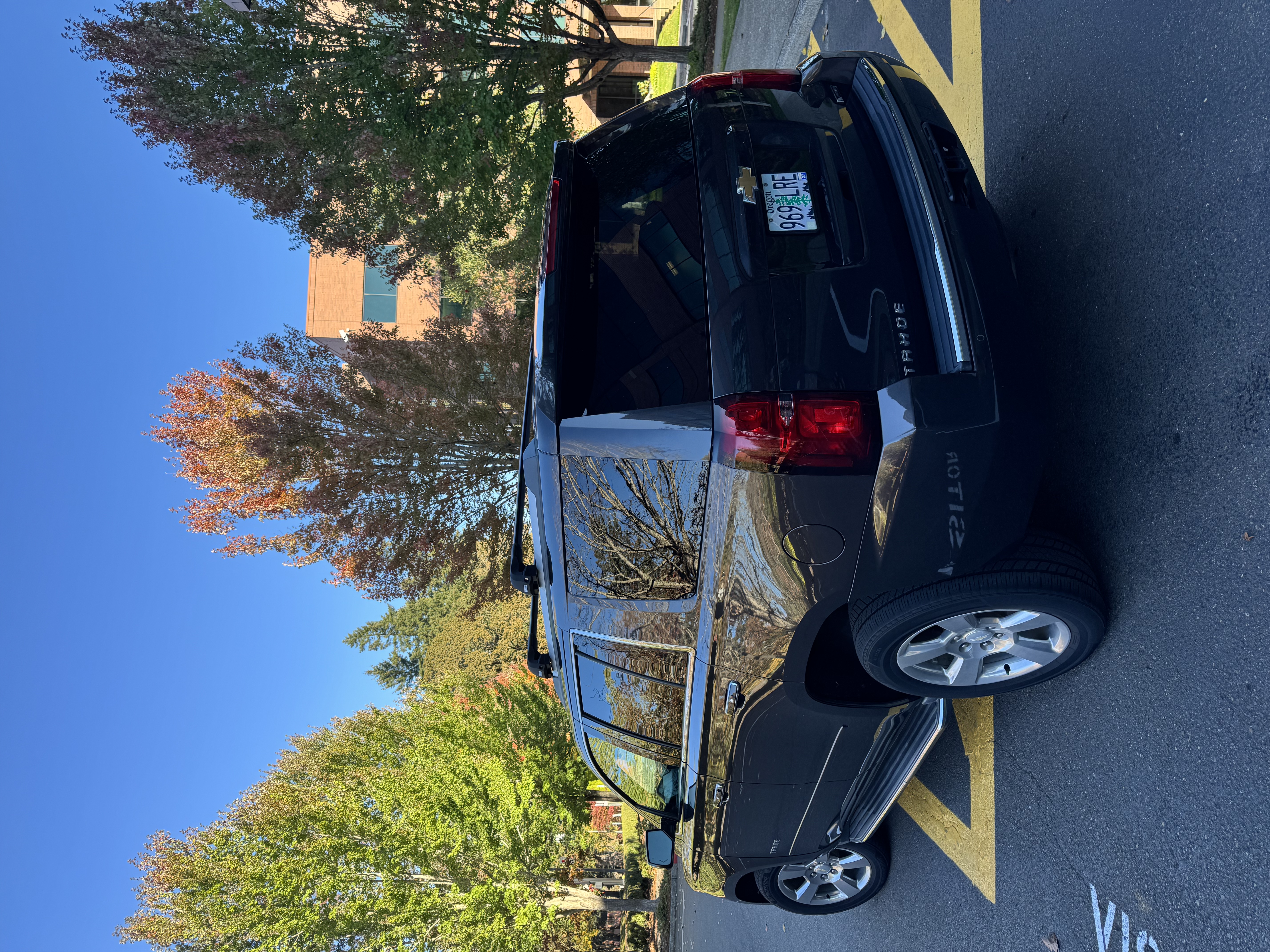 Used 2018 Chevrolet Tahoe Premier AWD/4WD image 5