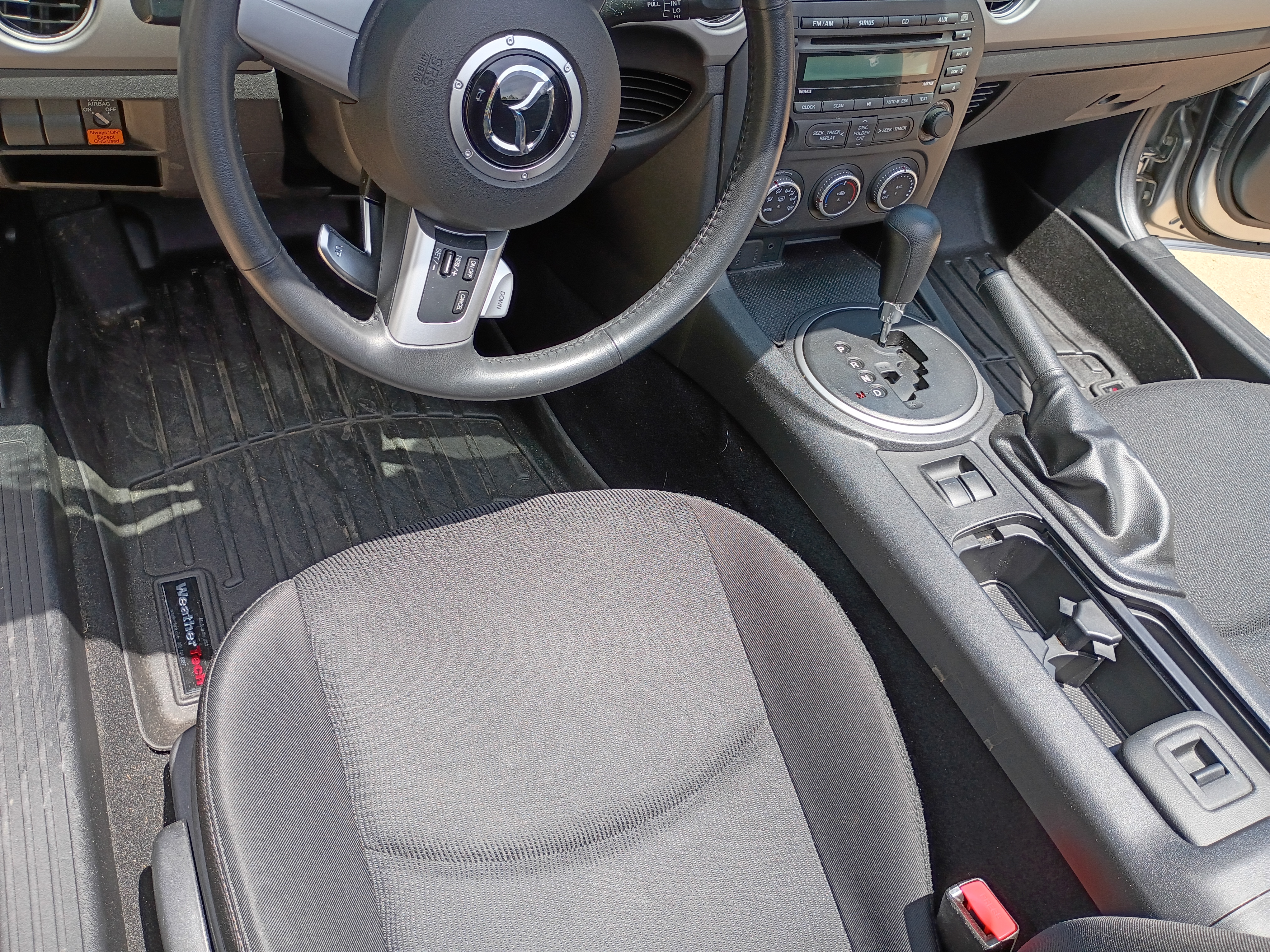 Used 2010 MAZDA MX-5 Miata Sport RWD image 15