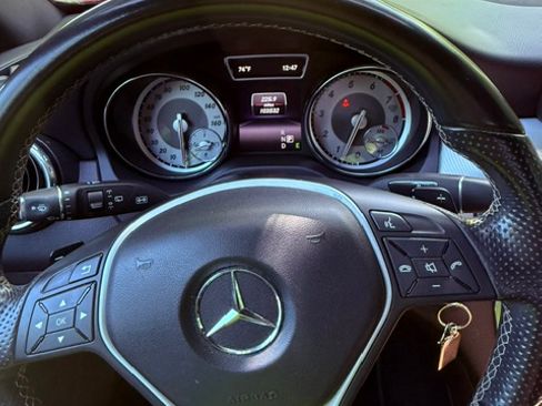 Used 2015 Mercedes-Benz GLA 250 4MATIC image 24