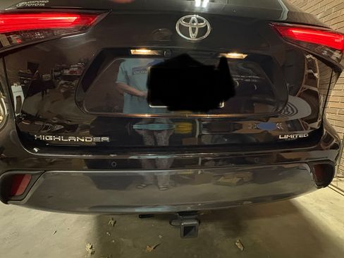 Used 2021 Toyota Highlander Limited FWD image 5