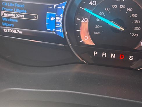 Used 2017 Ford Explorer Limited image 13