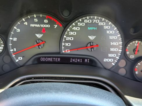 Used 2001 Chevrolet Corvette Convertible w/ Preferred Equipment Group2 image 2