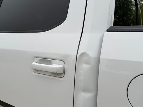 Used 2018 Ford F150 Lariat w/ Equipment Group 502A Luxury AWD/4WD image 8