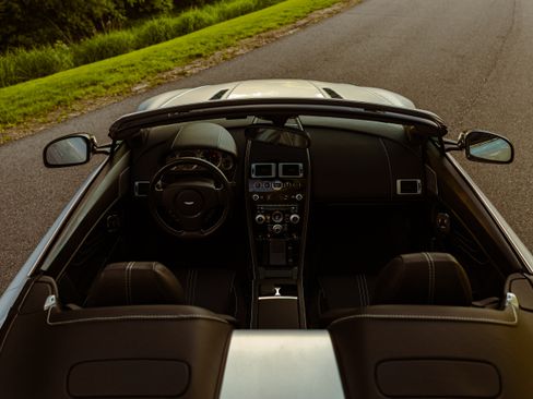Used 2011 Aston Martin V8 Vantage S image 8