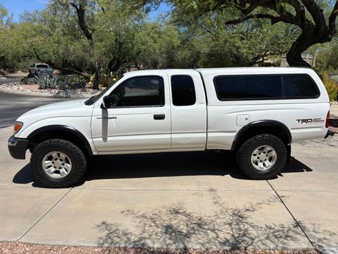 Used 2000 Toyota Tacoma 4x4 Xtracab V6 image 1