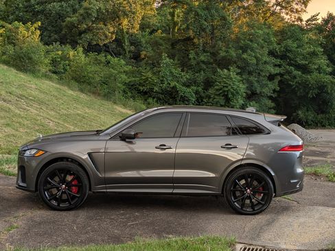 Used 2019 Jaguar F-PACE SVR image 6