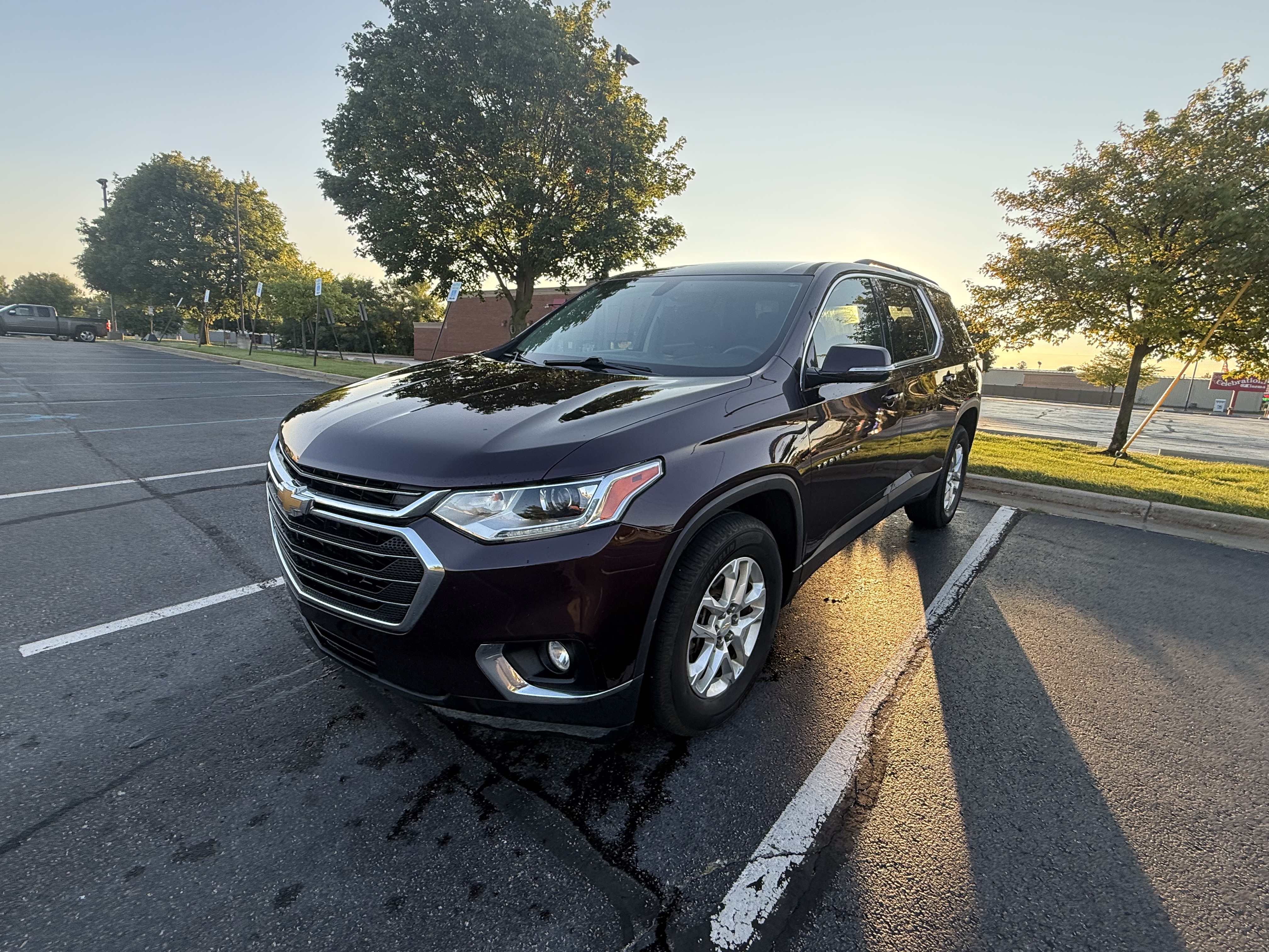 Used 2019 Chevrolet Traverse LT AWD/4WD image 1