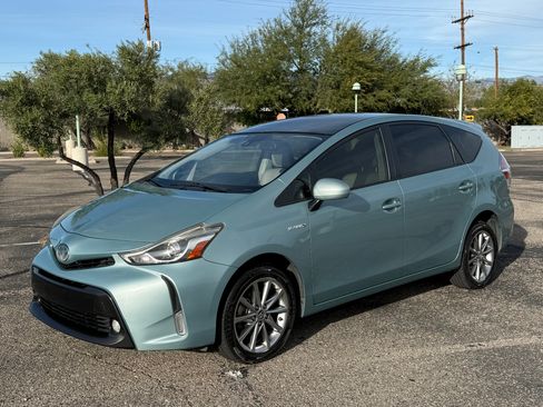 Used 2015 Toyota Prius V Five image 2