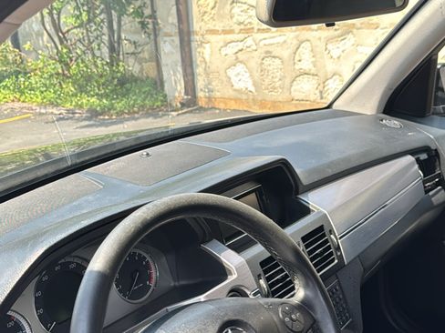 Used 2010 Mercedes-Benz GLK 350 2WD image 4