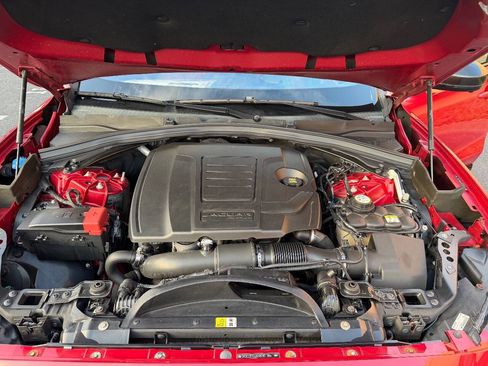 Used 2018 Jaguar F-PACE R-Sport image 19