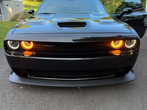Used 2022 Dodge Challenger R/T Scat Pack RWD image 11