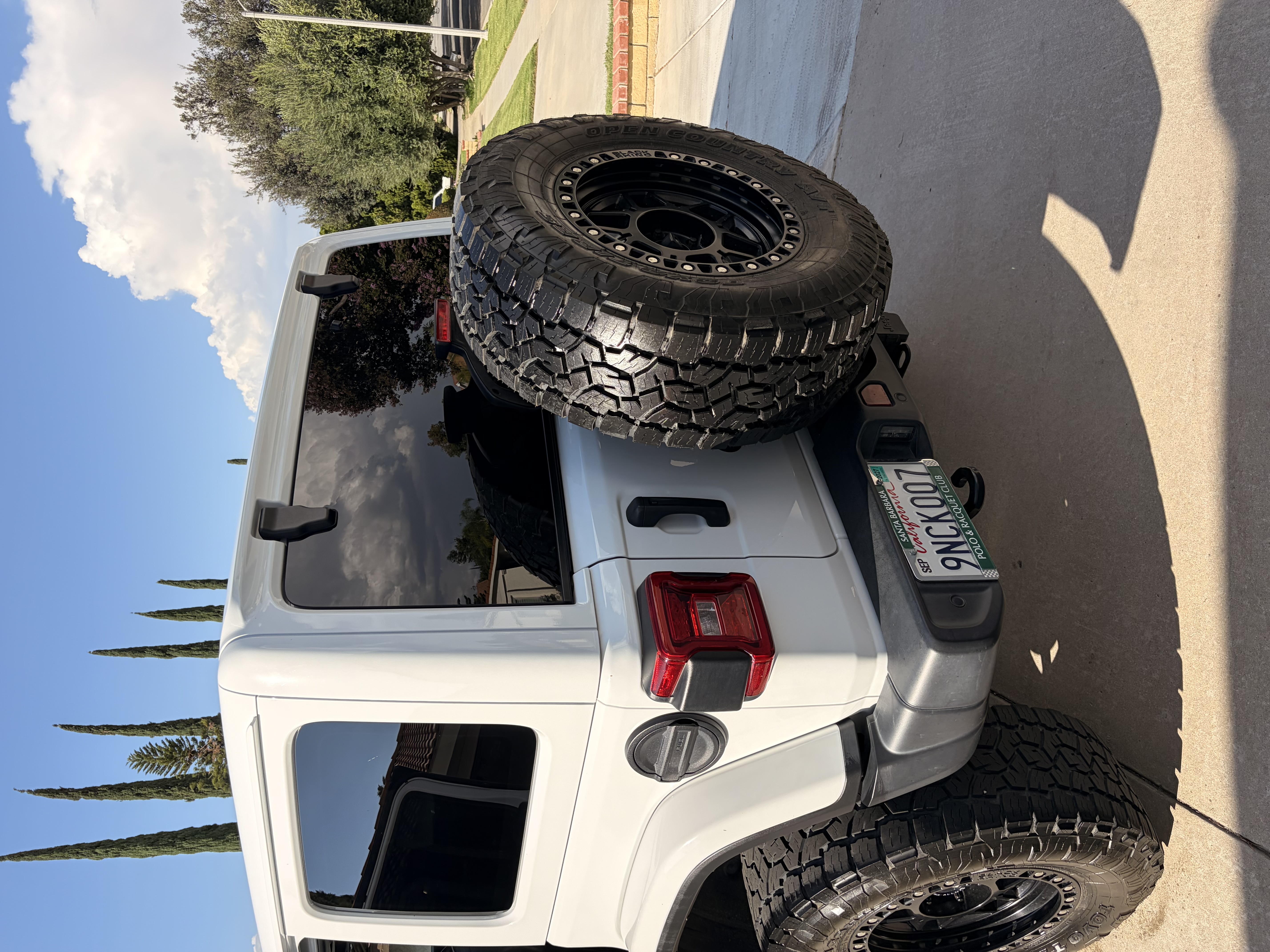 Used 2021 Jeep Wrangler Unlimited Sahara AWD/4WD image 11