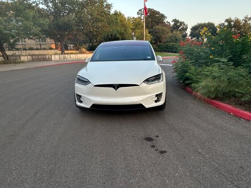 Used 2016 Tesla Model X 60D image 11