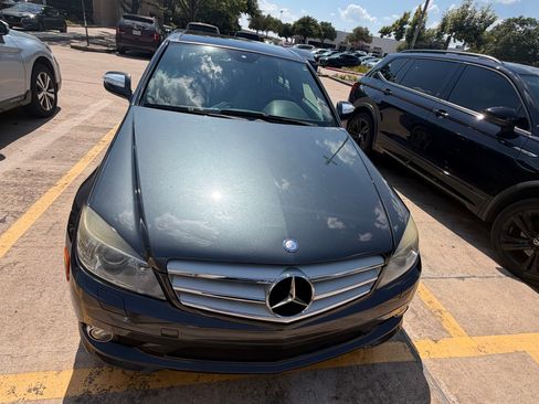 Used 2009 Mercedes-Benz C 350 Sport image 4