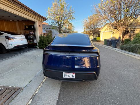 Used 2026 Tesla Model Y Long Range image 5