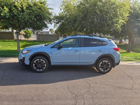 Used 2021 Subaru Crosstrek 2.0i image 2