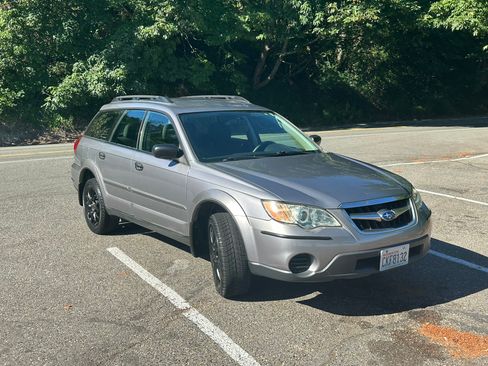 Used 2009 Subaru Outback 2.5i AWD/4WD image 1
