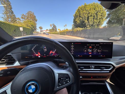 Used 2023 BMW i4 eDrive40 w/ M Sport Package RWD image 15