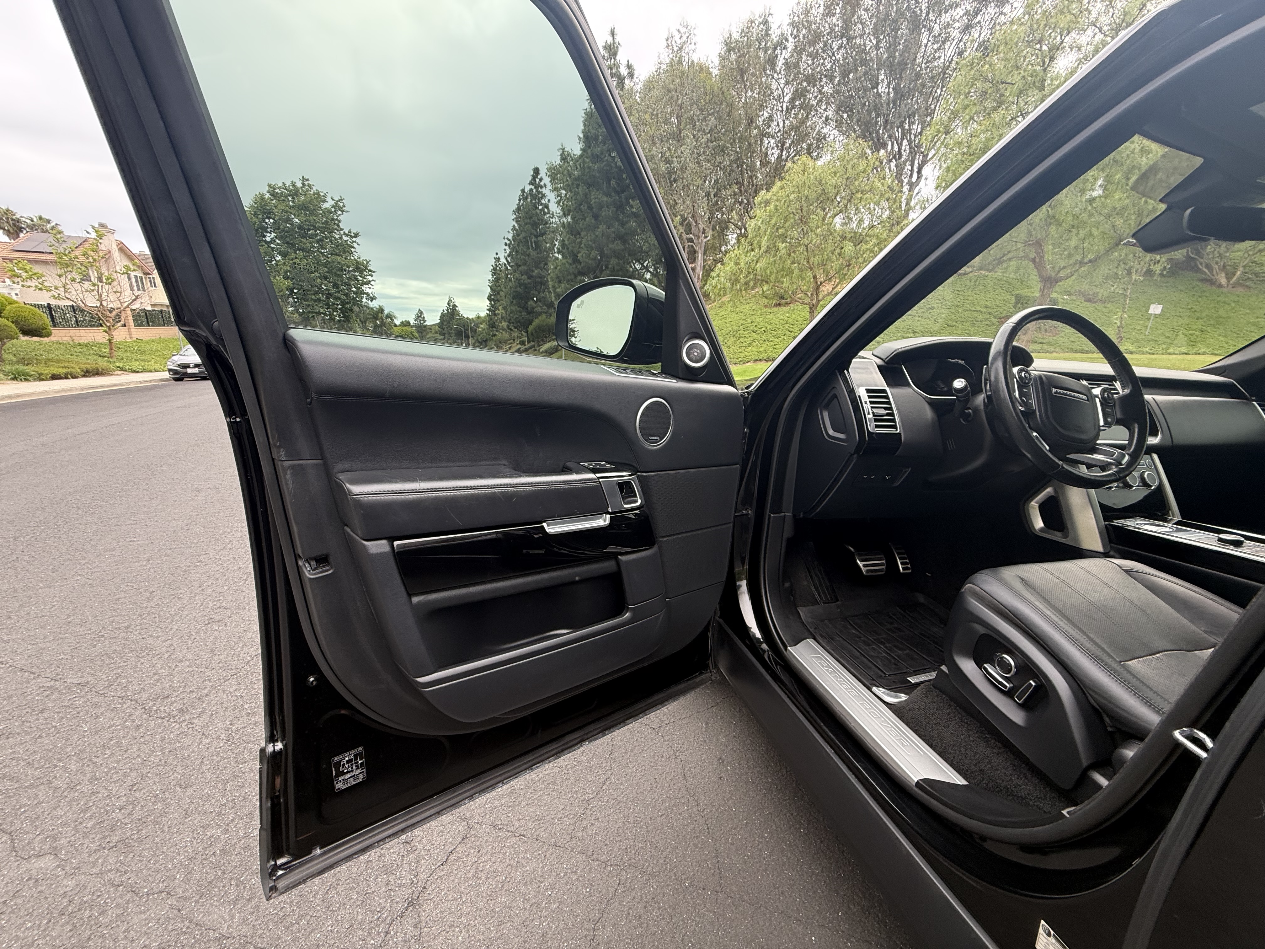 Used 2017 Land Rover Range Rover Supercharged AWD/4WD image 15