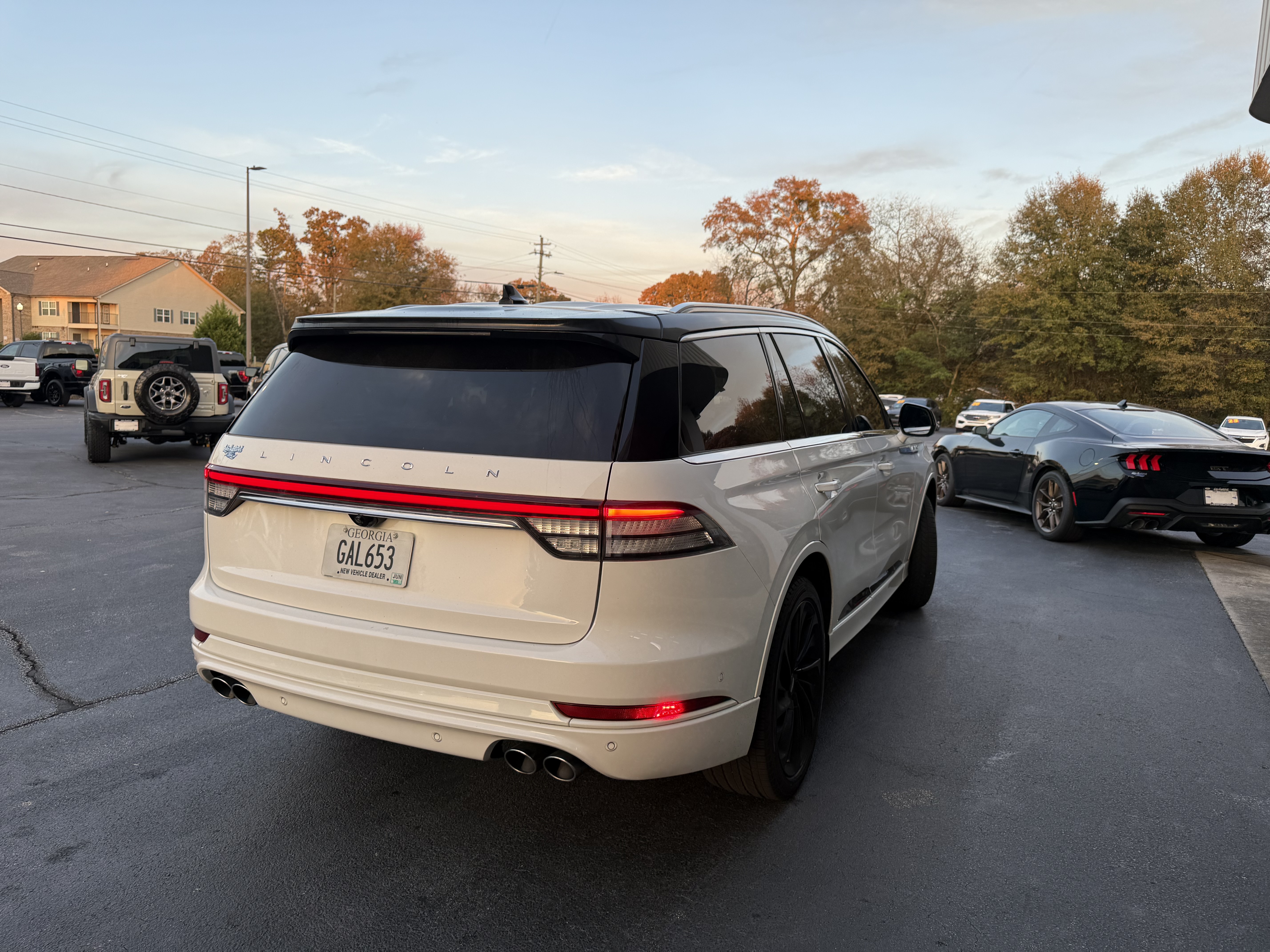 Used 2021 Lincoln Aviator Reserve w/ Equipment Group 208A AWD/4WD image 5