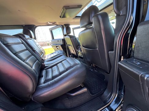 Used 2005 HUMMER H2 Luxury w/ Preferred Equipment Group image 24