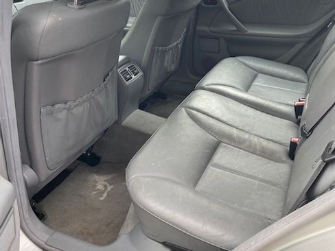 Used 2001 Mercedes-Benz E 320 Wagon image 14
