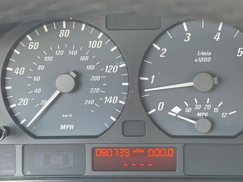 Used 2004 BMW 325Ci Convertible image 12