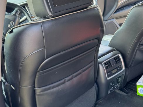 Used 2017 INFINITI QX60 Luxe w/ Deluxe Technology Package image 10