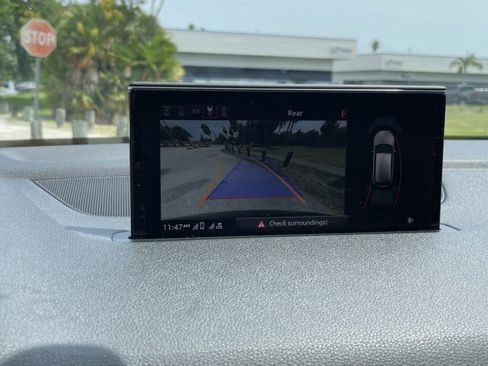 Used 2018 Audi Q7 3.0T Prestige image 12