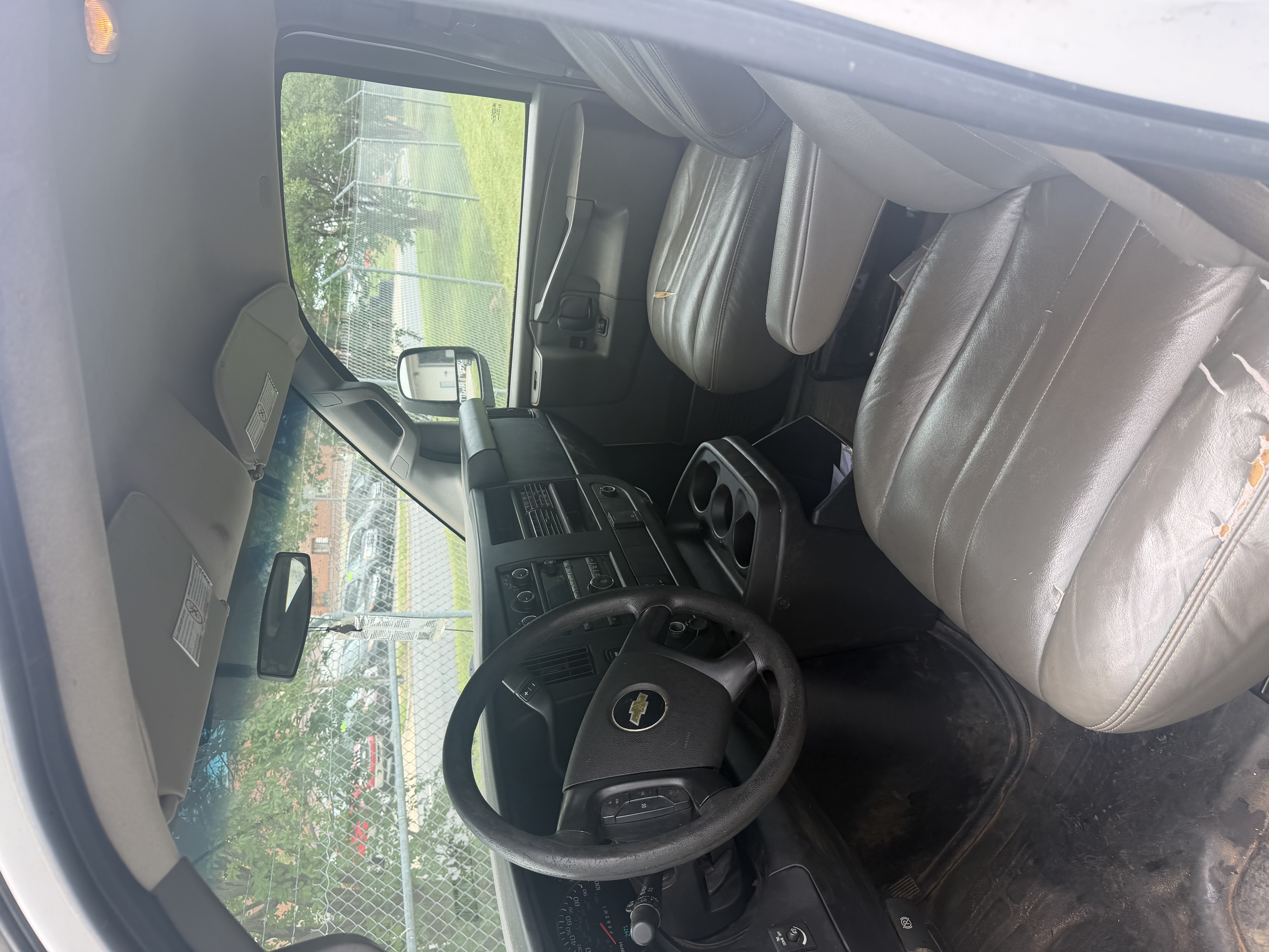 Used 2016 Chevrolet Express 2500 Extended RWD image 1