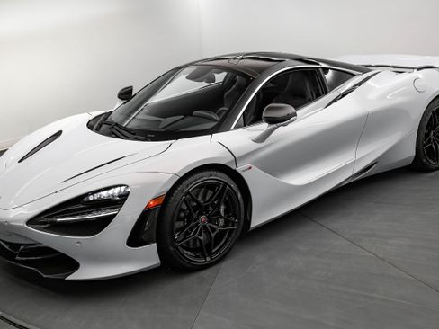 Used 2018 McLaren 720S Luxury RWD image 21