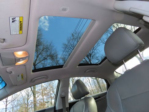 Used 2012 Hyundai Sonata Limited w/ Navigation Pkg image 24