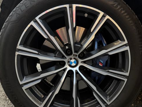 Used 2021 BMW X5 xDrive40i w/ M Sport Package AWD/4WD image 25