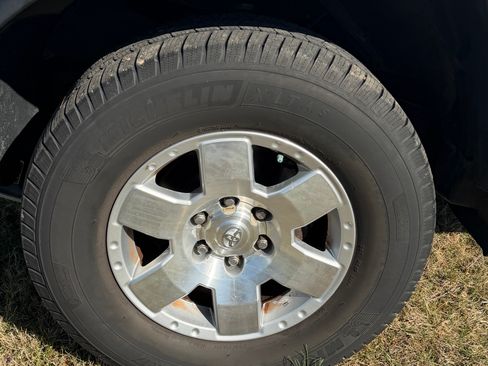 Used 2007 Toyota FJ Cruiser Sport Utility 2D image 11