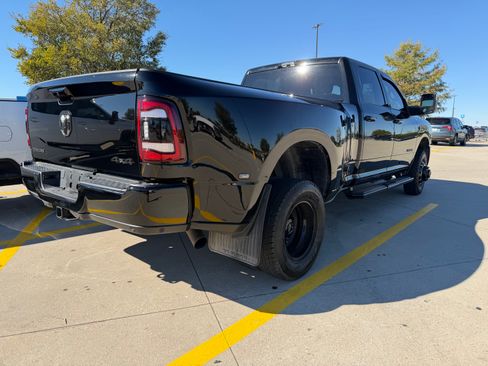 Used 2024 RAM 3500 Big Horn w/ Night Edition AWD/4WD image 8