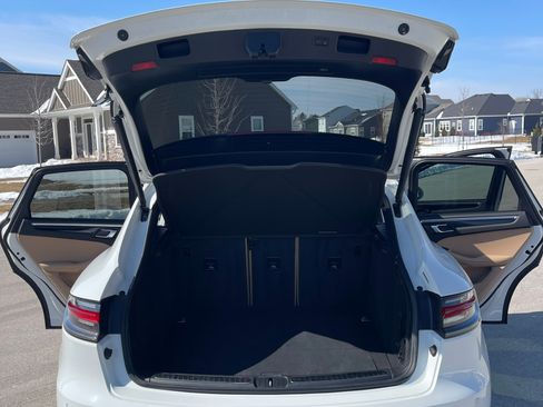 Used 2023 Porsche Macan Turbo image 14