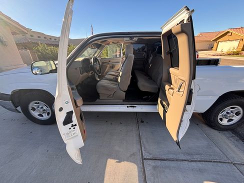 Used 2004 Chevrolet Silverado 1500 W/T image 21