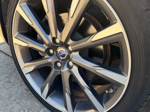 Used 2015 Volvo V60 T5 Premier image 11