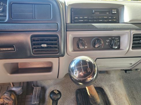 Used 1996 Ford Bronco image 23