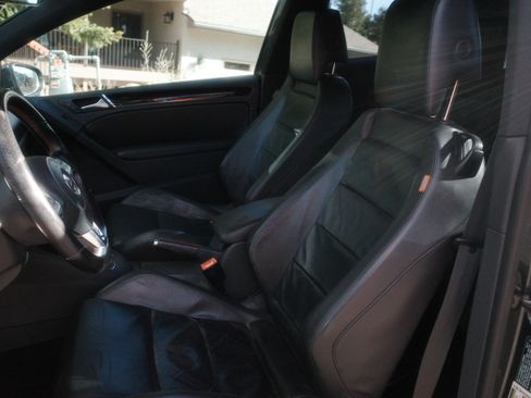 Used 2011 Volkswagen Golf 2-Door image 12