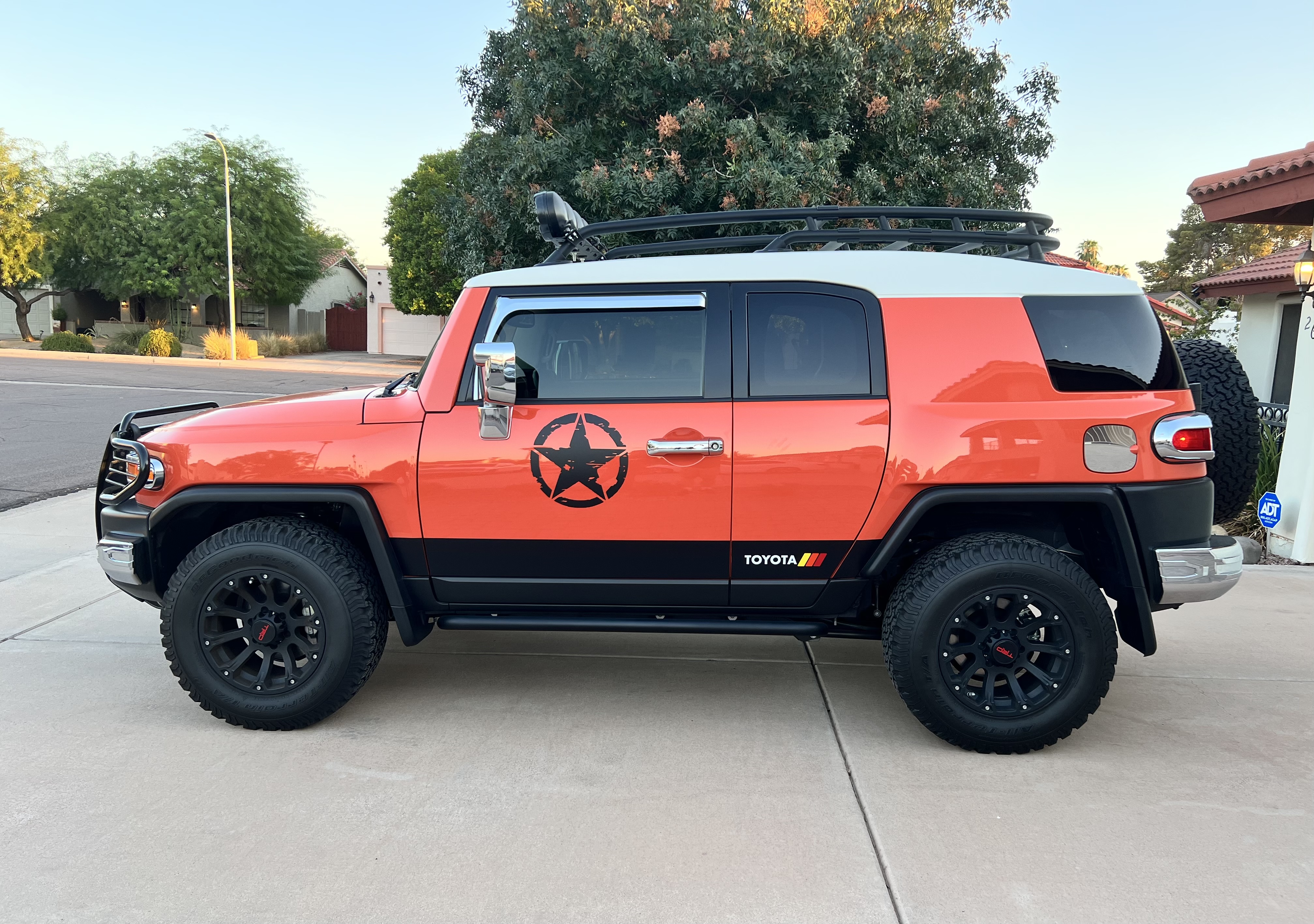 Used 2013 Toyota FJ Cruiser 4WD w/ Upgrade Pkg image 4
