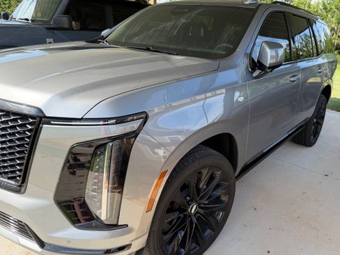 Used 2025 Cadillac Escalade Sport Platinum AWD/4WD image 2