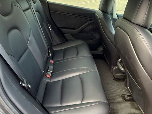 Used 2018 Tesla Model 3 Performance image 17