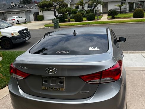 Used 2012 Hyundai Elantra Limited w/ Technology Pkg 5 FWD image 5