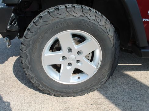 Used 2013 Jeep Wrangler Sport image 25