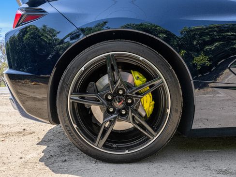 Used 2022 Chevrolet Corvette Stingray Premium Conv w/ Z51 Performance Package image 23