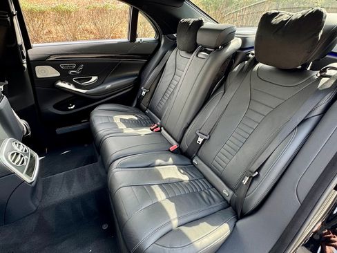 Used 2017 Mercedes-Benz S 550 4MATIC Sedan image 17