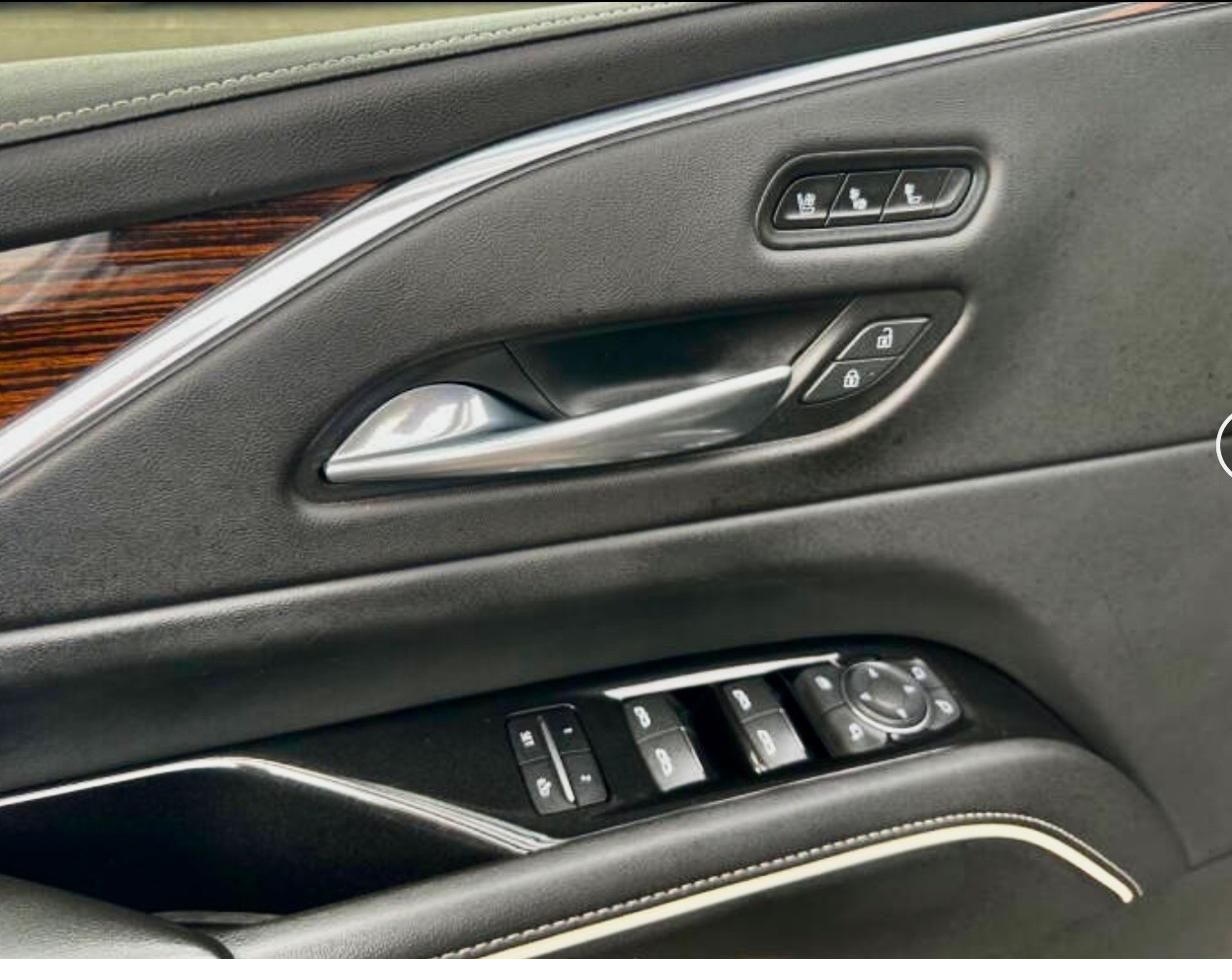 Used 2020 Cadillac Escalade Luxury AWD/4WD image 5