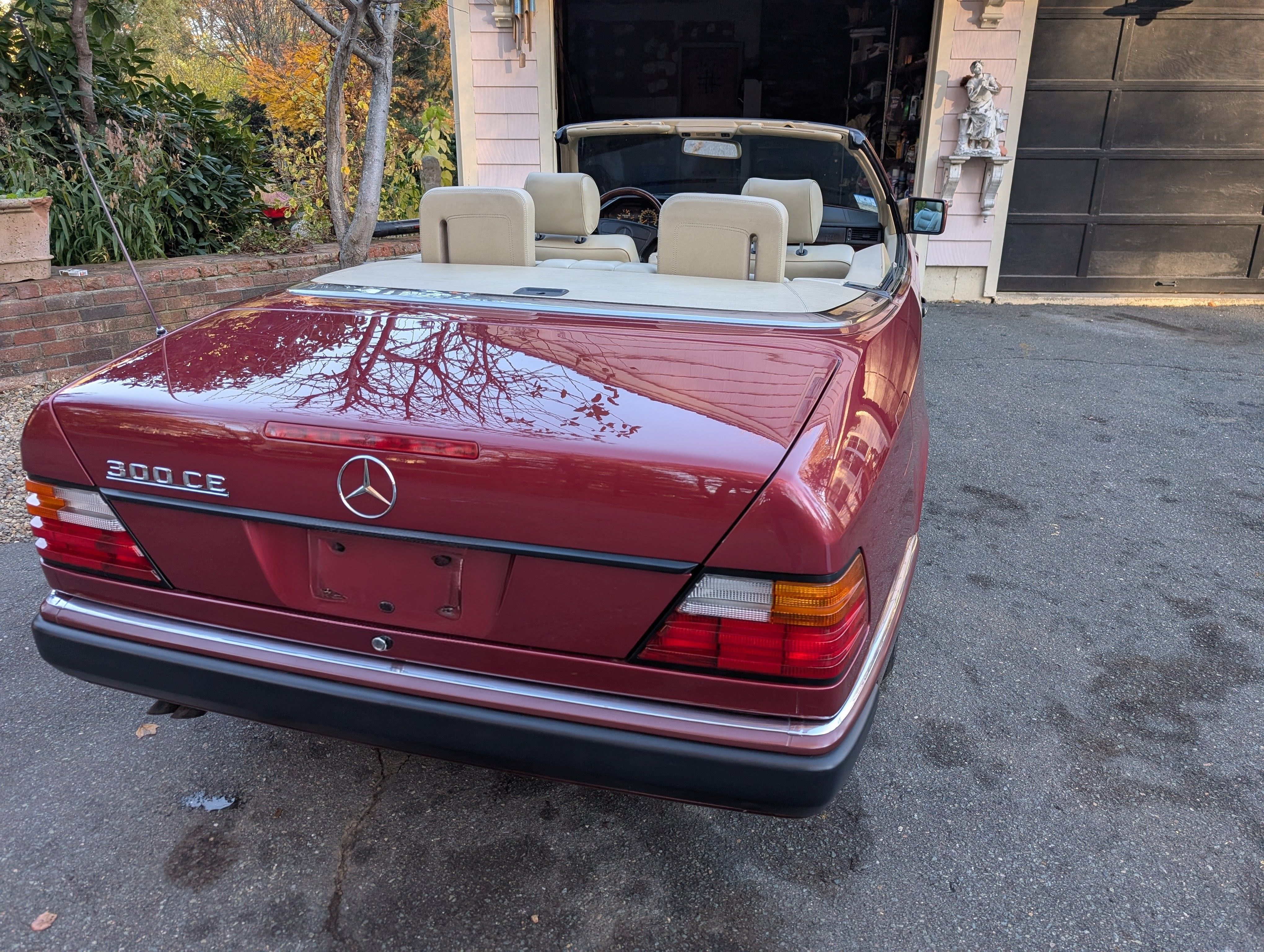 Used 1993 Mercedes-Benz 300 CE Convertible image 2